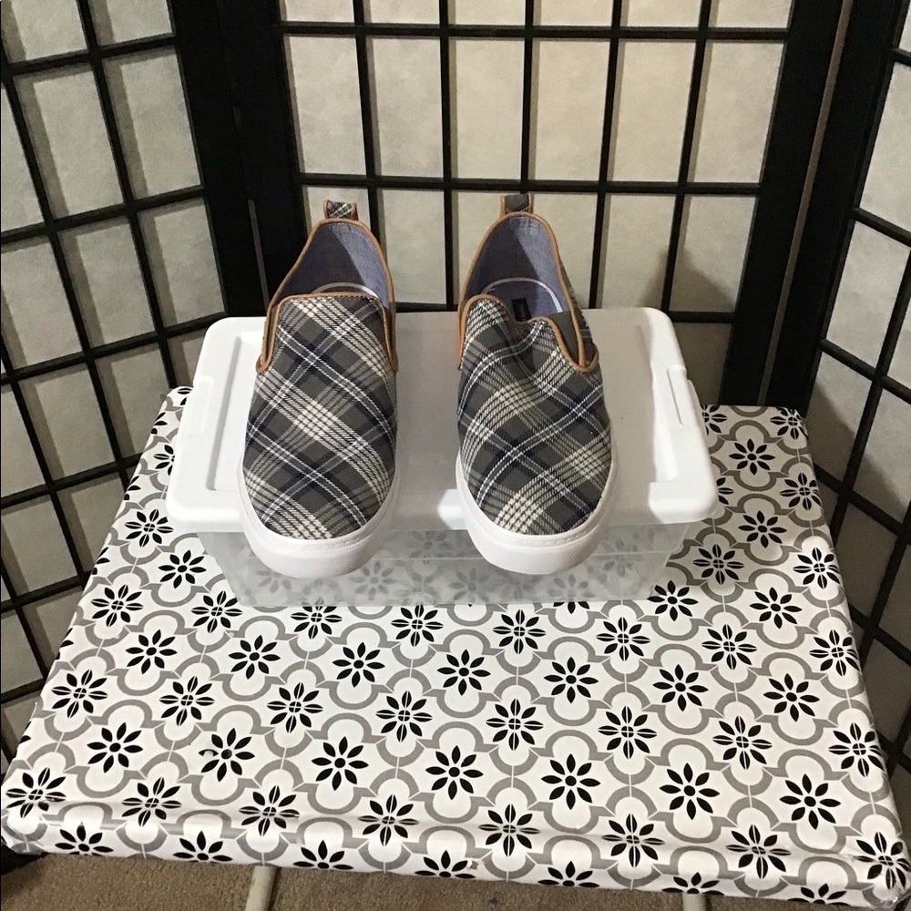 Tommy Hilfiger Men Plaid Slip-On Boat Shoes